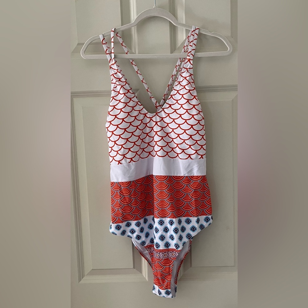 NWT Cupshe Geometric Colorblock Criss-cross
One Piece Full Coverage Bathing suit